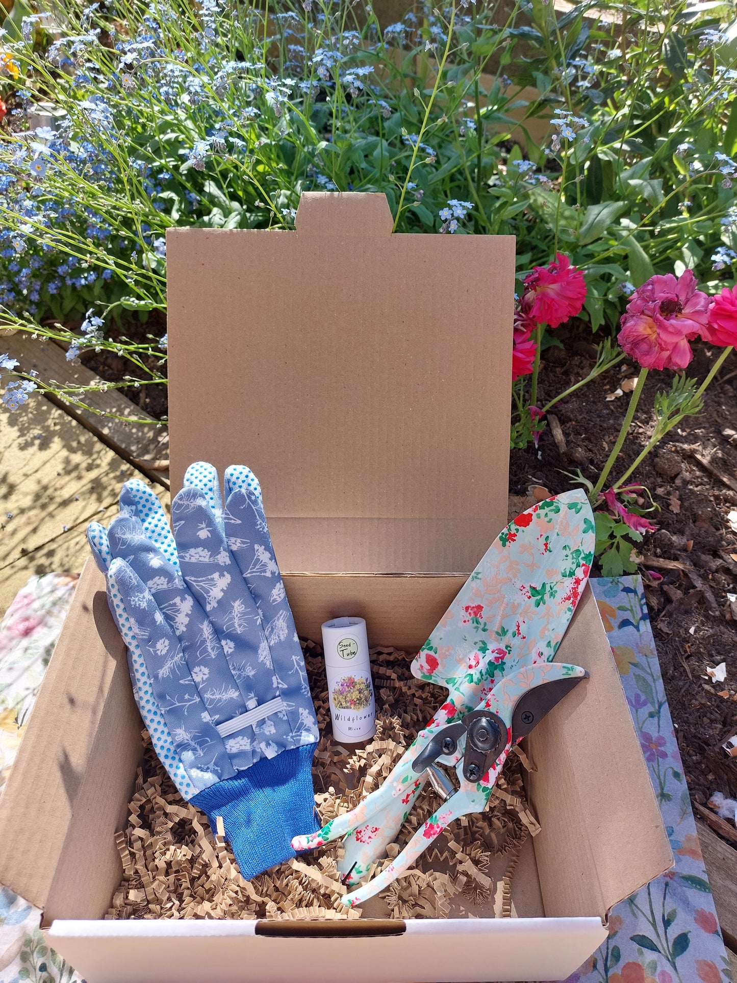 Wildflower and Rose Floral Gift Set