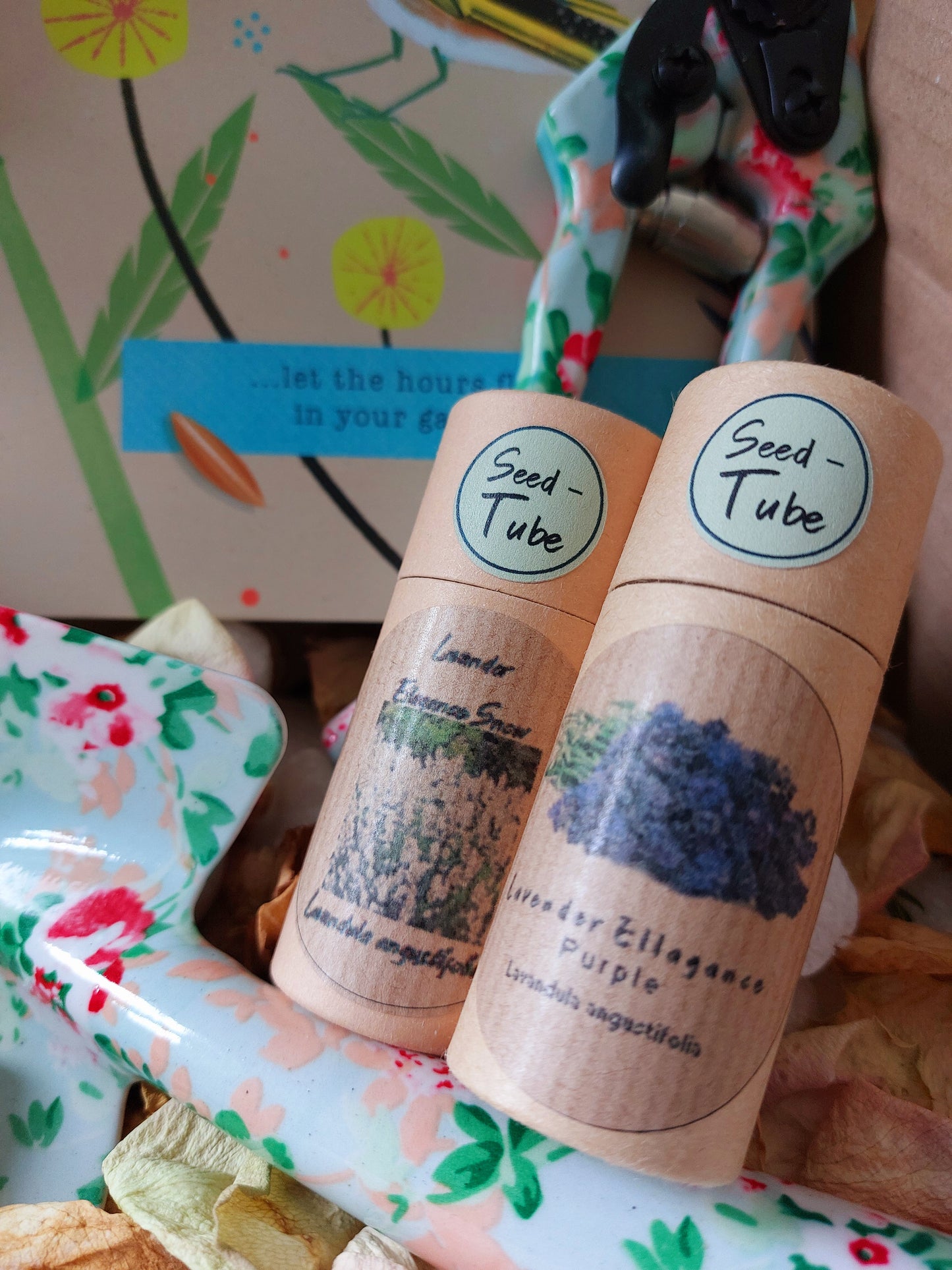 Rose Design Garden Gift Set with Lavender Seeds