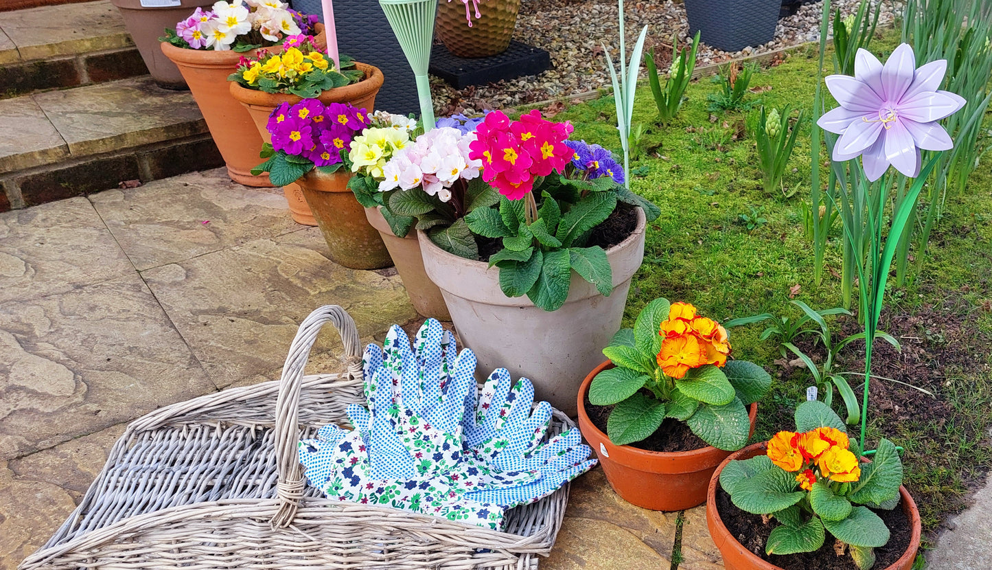 Gardening gloves floral design