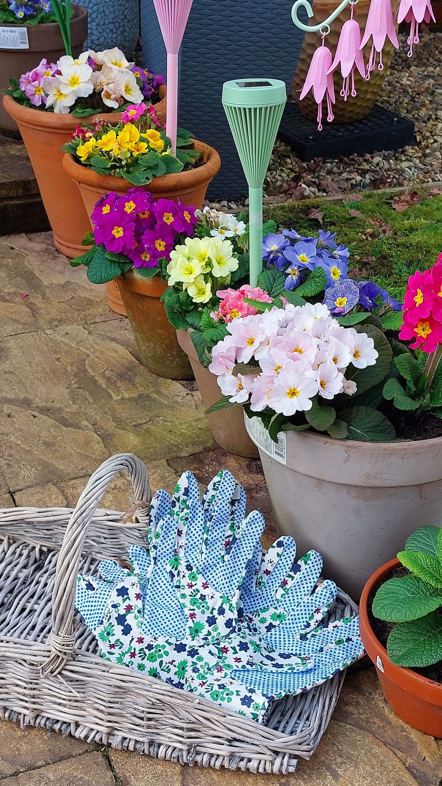 Gardening gloves floral design